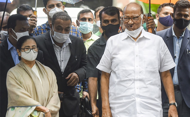 Shiv Sena's Jab At Trinamool As Mamata Banerjee Meets Sharad Pawar, BJP Scoffs