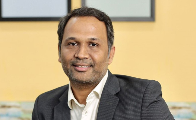 महिलाओं के सपने सकार कर रहे हैं यूफैबर के रोहित जैन, घर बैठे 15-60 हज़ार कमा रही हैं