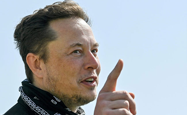 Elon Musk Recalls How A Billionaire Said "Tesla Would Fail" In 2009