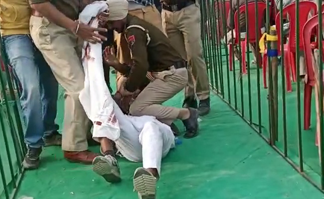 On Camera, Violent Crackdown On Punjab Teachers At Chief Minister's Rally