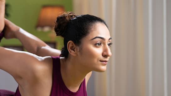 बढ़ती उम्र के लक्षणों को कम करने में मदद करेंगे ये 5 योगासन, झुर्रियां, फाइन लाइन्स होंगे दूर ग्लो करेंगी स्किन