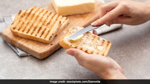 Bread Ke Nuksan: खाली पेट ब्रेड खाना पड़ सकता है भारी, बदल लें आदत, नहीं तो बढ़ जाएगा वजन और शुगर लेवल