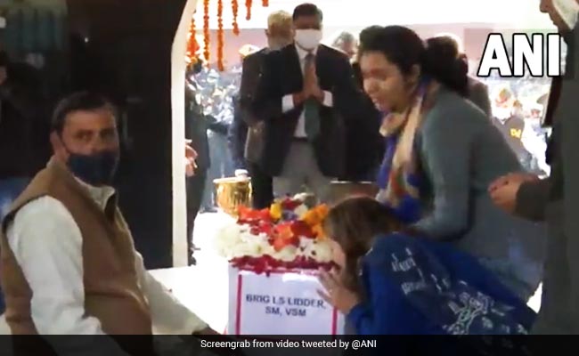 Video: Brigadier LS Lidder's Wife Kisses Coffin, Daughter In Tears