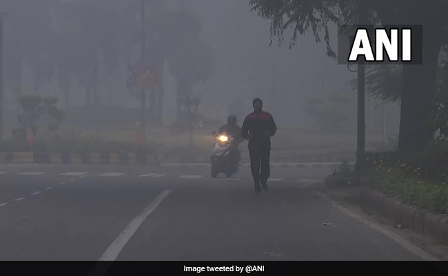 Delhi's Air Quality Slips To 'Severe' Category, AQI Stands At 430