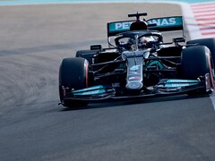 Lewis Hamilton Shades Max Verstappen In Abu Dhabi Final Practice