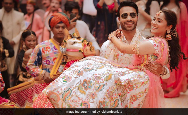 More Pics From Ankita Lokhande And Vicky Jain's <i>Mehendi</i> Ceremony