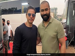 Viral: Shah Rukh Khan's Latest Pic With Actor Diganta Hazarika From Set Viral: Shah Rukh Khan's Latest Pic With Actor Diganta Hazarika From Set