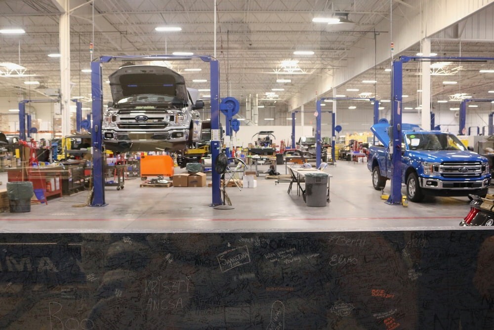 5 Things to Check at The Car Service Centre During Delivery
