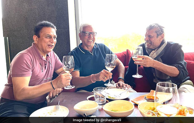 वर्षों पुरानी तस्वीर में एक साथ नजर आए भारतीय क्रिकेट के 3 लीजेंड, क्या आपने पहचाना?