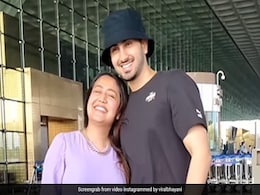 नेहा कक्कड़ रोहनप्रीत के साथ एयरपोर्ट पर हुईं स्पॉट, इस खूबसूरत बीच पर मनाएंगे न्यू ईयर नेहा कक्कड़ रोहनप्रीत के साथ एयरपोर्ट पर हुईं स्पॉट, इस खूबसूरत बीच पर मनाएंगे न्यू ईयर