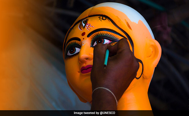 Women Priests, "<i>Dhakis</i>" At First Community Durga Puja In Town Near Kolkata
