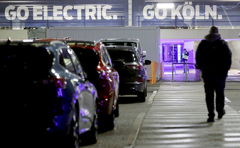 China In Talks With Automakers On EV Subsidy Extension - Report