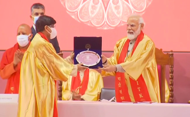 Thanks For "Priceless Gifts" To Tech: PM Modi At IIT Kanpur Convocation