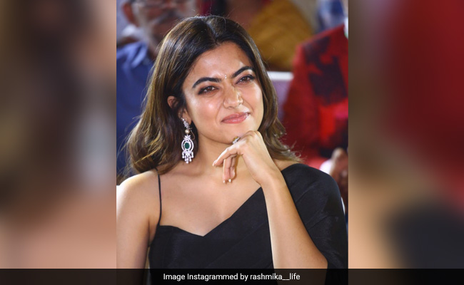 'पुष्पा' की एक्ट्रेस रश्मिका मंदाना बॉलीवुड में धूम मचाने को हैं तैयार, इन दो फिल्मों में आएंगी नजर