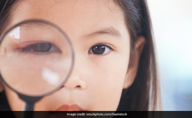 Home Remedies: आंखों की सूजन से हैं परेशान लगाएं ये होममेड मास्क, जल्द मिलेगा फायदा