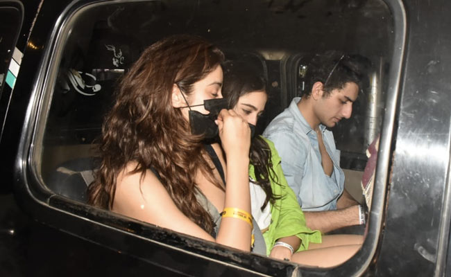 Sara Ali Khan, Janhvi Kapoor And Ibrahim Ali Khan Attend AP Dhillon's Concert. Pics Here
