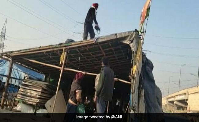 Farmers Start Heading Home, Cops To Remove Barricades From Protest Sites