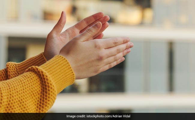 एक्ट्रेस Bhagyashree ने बताएं ताली बजाने के अनेक फायदे, आप भी जानकर हो जाएंगे हैरान