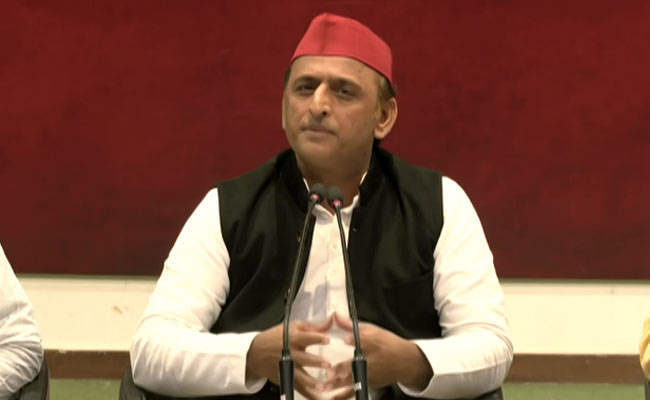 <i>"Unupyogi..."</i>: Akhilesh Yadav Jabs BJP After PM's "UP +Yogi" Slogan