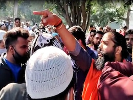 गुरुग्राम में नमाज पर विवाद : हिंदू संगठन ने मुस्लिमों से कहा, दोबारा धर्म परिवर्तन करें और मंदिरों में पूजा करें गुरुग्राम में नमाज पर विवाद : हिंदू संगठन ने मुस्लिमों से कहा, दोबारा धर्म परिवर्तन करें और मंदिरों में पूजा करें