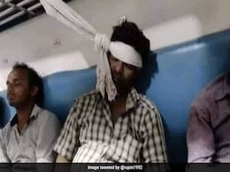 ट्रेन में सोने के लिए शख्स ने किया मज़ेदार जुगाड़, सिर को ट्रेन की सीट से बांधकर किया कुछ ऐसा ट्रेन में सोने के लिए शख्स ने किया मज़ेदार जुगाड़, सिर को ट्रेन की सीट से बांधकर किया कुछ ऐसा