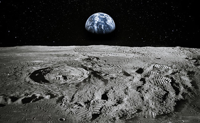 चांद पर जमीन का मालिक बना 2 साल का बच्चा, पिता की तरफ से मिला खास तोहफा