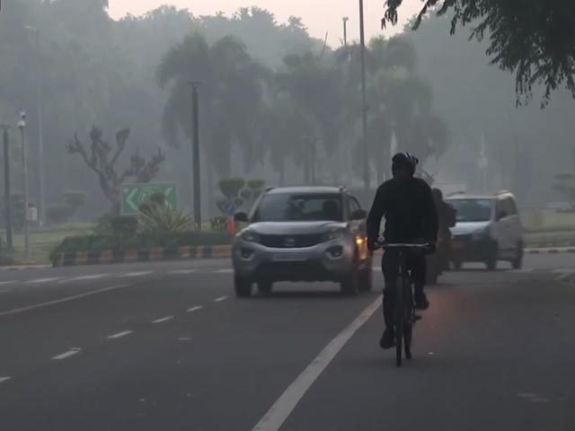 दिल्‍ली में बारिश के बावजूद वायु की गुणवत्ता 'गंभीर श्रेणी' में, AQI 433 दर्ज किया