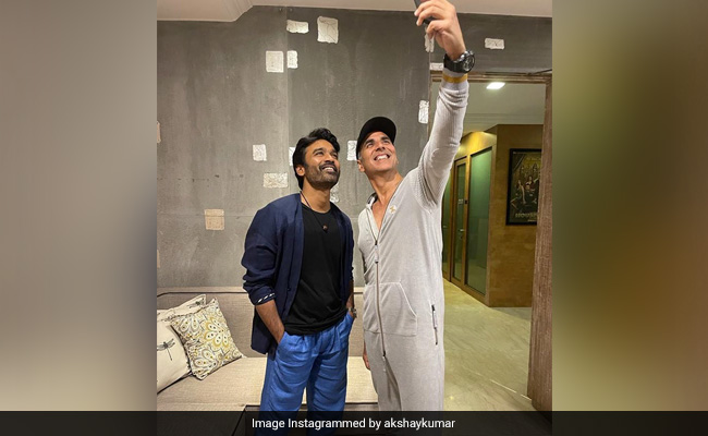 The One Where Akshay Kumar And Dhanush Looked Up And Blessed Us With An Atrangi Pic