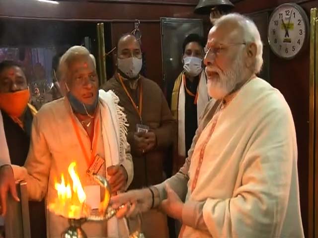 PM Modi Offers Prayers At Kaal Bhiarav Temple In Varanasi