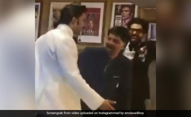 Viral: Ranveer Singh And Srikkanth Dancing To <I>Bijlee Bijlee</I> Like No One's Watching At <I>83</I> Screening