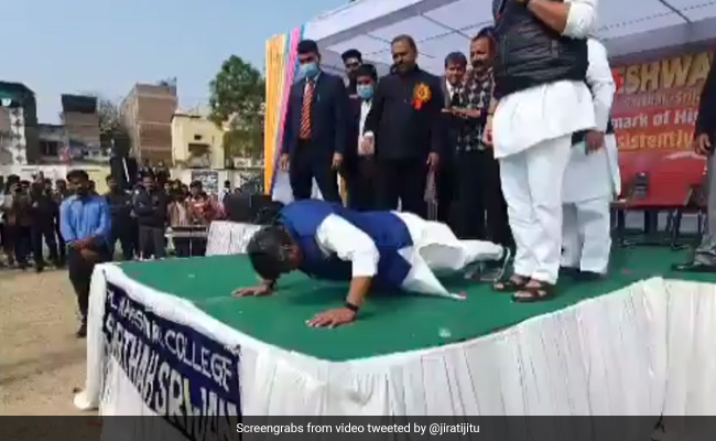 BJP's Kailash Vijayvargiya, 65, Does Over 43 Push-Ups At College Function
