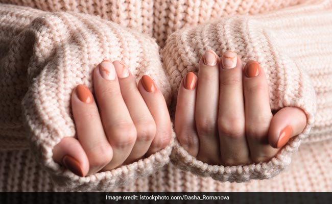 Health Tips: क्या सर्दियों में आपकी उंगलियां भी हो जाती हैं ठंडी, अपनाएं ये Winter Hacks