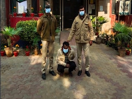 दिल्ली: होटल मालिक की हत्या का आरोपी गिरफ्तार, इस वजह से सुपारी देकर कराया था मर्डर दिल्ली: होटल मालिक की हत्या का आरोपी गिरफ्तार, इस वजह से सुपारी देकर कराया था मर्डर