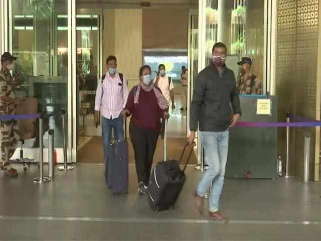 India's Omicron Tally Jumps To 21 With 17 New Cases