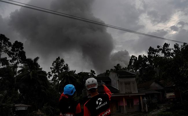 Poor Weather Hampers Search And Rescue Efforts At Indonesia Volcano