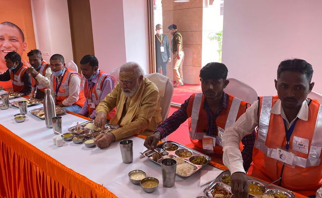 PM's Flower Shower, Lunch With Kashi Vishwanath Workers