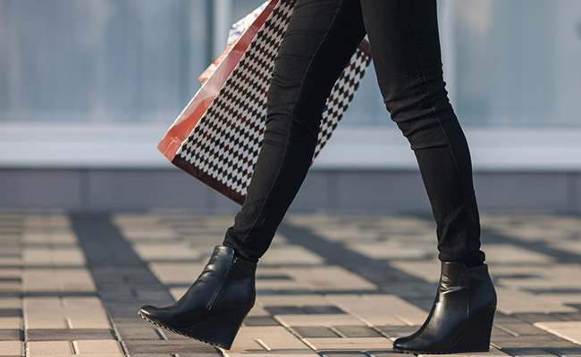 Upgrade Your Denim Closet For A Stylish Look With These Black Jeans