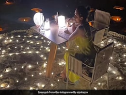 अर्जुन कपूर ने मलाइका अरोड़ा के लिए मालदीव में प्लान किया रोमांटिक डेट, Video देख फैन्स बोले- बहुत लकी है... अर्जुन कपूर ने मलाइका अरोड़ा के लिए मालदीव में प्लान किया रोमांटिक डेट, Video देख फैन्स बोले- बहुत लकी है...