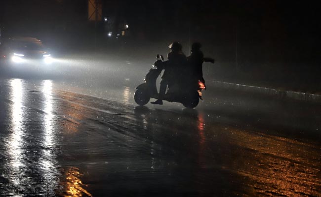 Delhi Receives Light Rain, Air Quality Recorded In Severe Category