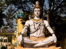 कब है भाद्रपद की मासिक शिवरात्रि, जानिए तिथि, मुहूर्त और पूजन सामग्री की पूरी लिस्ट कब है भाद्रपद की मासिक शिवरात्रि, जानिए तिथि, मुहूर्त और पूजन सामग्री की पूरी लिस्ट