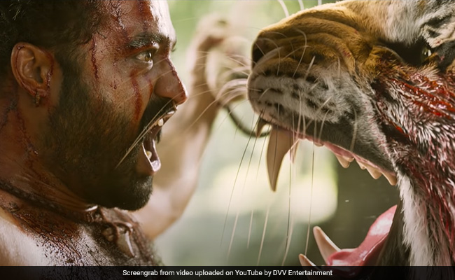 RRR Trailer: आरआरआर में  हैरतअंगेज एक्शन की भरपूर डोज, फैन्स बोले- बाप रे बाप