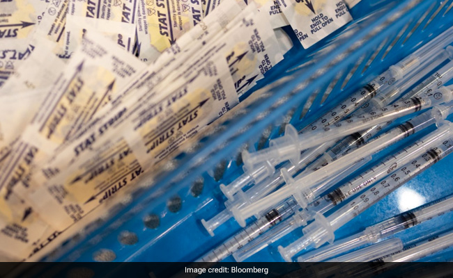 Early US Omicron Cases Detected Mainly In Vaccinated People