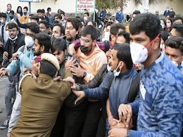 दिल्ली में आंदोलनरत रेजिडेंट डॉक्टरों के समर्थन में आगे आया एम्स RDA दिल्ली में आंदोलनरत रेजिडेंट डॉक्टरों के समर्थन में आगे आया एम्स RDA