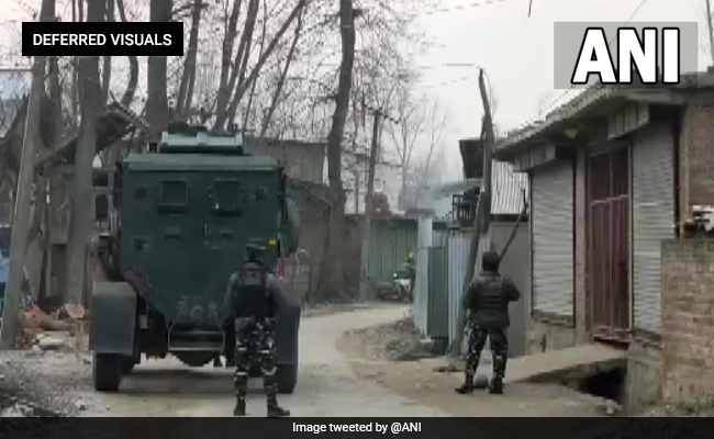 J&K के पुलवामा में सुरक्षा बलों और आतंकियों में मुठभेड़, एक आतंकी मारा गया