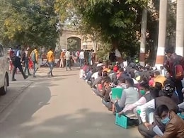 मध्य प्रदेश में बेरोज़गारी का आलम : 15 पदों के लिए 11,082 आवेदक, चपरासी के लिए ग्रेजुएट कर रहे अप्लाई मध्य प्रदेश में बेरोज़गारी का आलम : 15 पदों के लिए 11,082 आवेदक, चपरासी के लिए ग्रेजुएट कर रहे अप्लाई