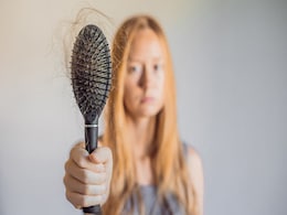 Hair Care Tips: झड़ते बालों की दोबारा ग्रोथ के लिए बेस्ट है ये आयुर्वेदिक नुस्खा Hair Care Tips: झड़ते बालों की दोबारा ग्रोथ के लिए बेस्ट है ये आयुर्वेदिक नुस्खा