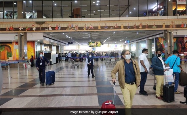 Jaipur Airport Received Bomb Threat: जयपुर एयरपोर्ट को फिर मिली बम से उड़ाने की धमकी, 3 दिन में दूसरी धमकी Jaipur Airport Received Bomb Threat: जयपुर एयरपोर्ट को फिर मिली बम से उड़ाने की धमकी, 3 दिन में दूसरी धमकी