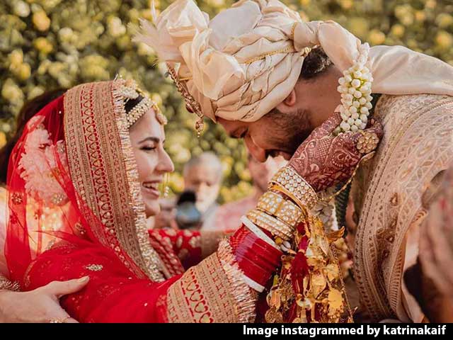 विक्की कौशल ने शेयर की शादी की फोटो तो बॉलीवुड एक्ट्रेस बोलीं- ले गया हमारी कैट को