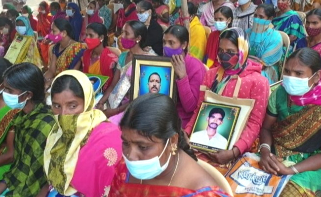 Telangana Farmers' Families Question KCR On Delayed Compensation