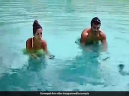 मलाइका अरोड़ा ने अर्जुन कपूर के साथ पूल के अंदर किया जबरदस्त वर्कआउट, फैन्स बोले- आग लगा दी...देखें Video मलाइका अरोड़ा ने अर्जुन कपूर के साथ पूल के अंदर किया जबरदस्त वर्कआउट, फैन्स बोले- आग लगा दी...देखें Video